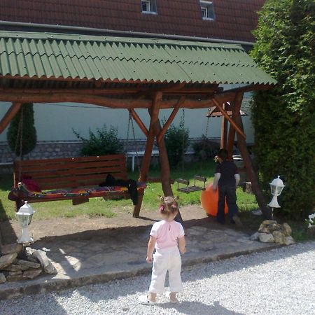 Taltos Vendeghaz Bed & Breakfast Szilvasvarad Exterior photo